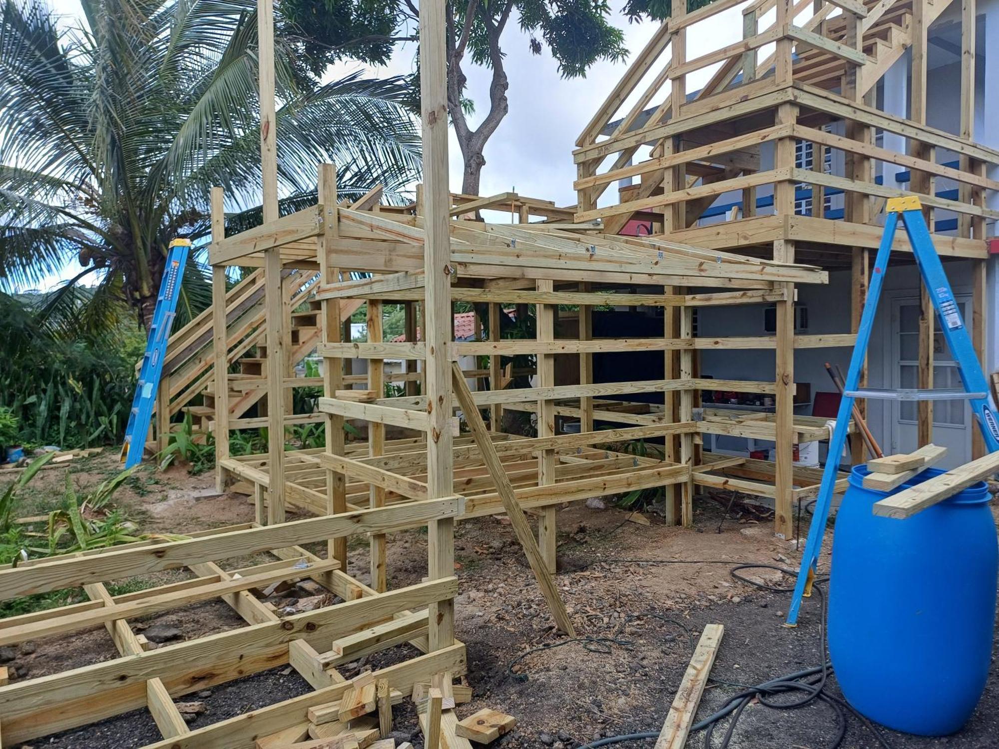 Rooster Run Glamping Camping Has Rooftop And Off The Ground Glamping Experience For 1 To 16 In A Single Tent And Views Of The Rain Forrest And To Culebra Across The Atlantic Ocean W Tents, Linens, Deluxe Air Beds, Warm Shower And More At A Great Pric Vieques Extérieur photo