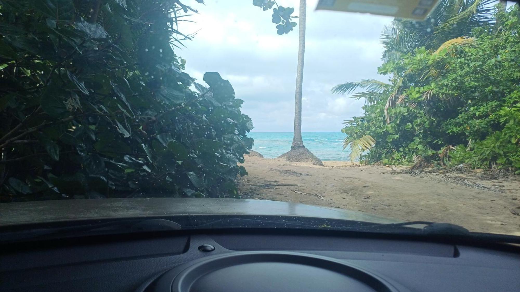 Rooster Run Glamping Camping Has Rooftop And Off The Ground Glamping Experience For 1 To 16 In A Single Tent And Views Of The Rain Forrest And To Culebra Across The Atlantic Ocean W Tents, Linens, Deluxe Air Beds, Warm Shower And More At A Great Pric Vieques Extérieur photo