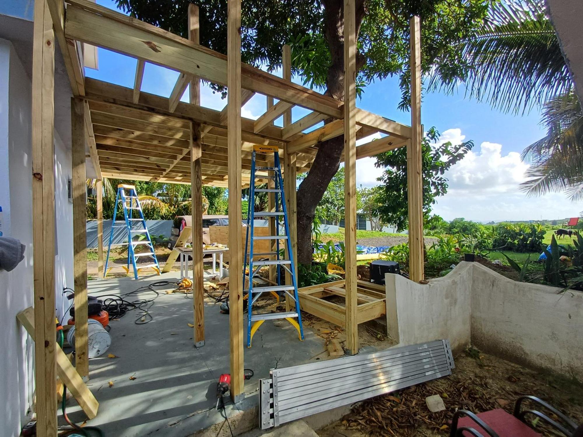 Rooster Run Glamping Camping Has Rooftop And Off The Ground Glamping Experience For 1 To 16 In A Single Tent And Views Of The Rain Forrest And To Culebra Across The Atlantic Ocean W Tents, Linens, Deluxe Air Beds, Warm Shower And More At A Great Pric Vieques Extérieur photo