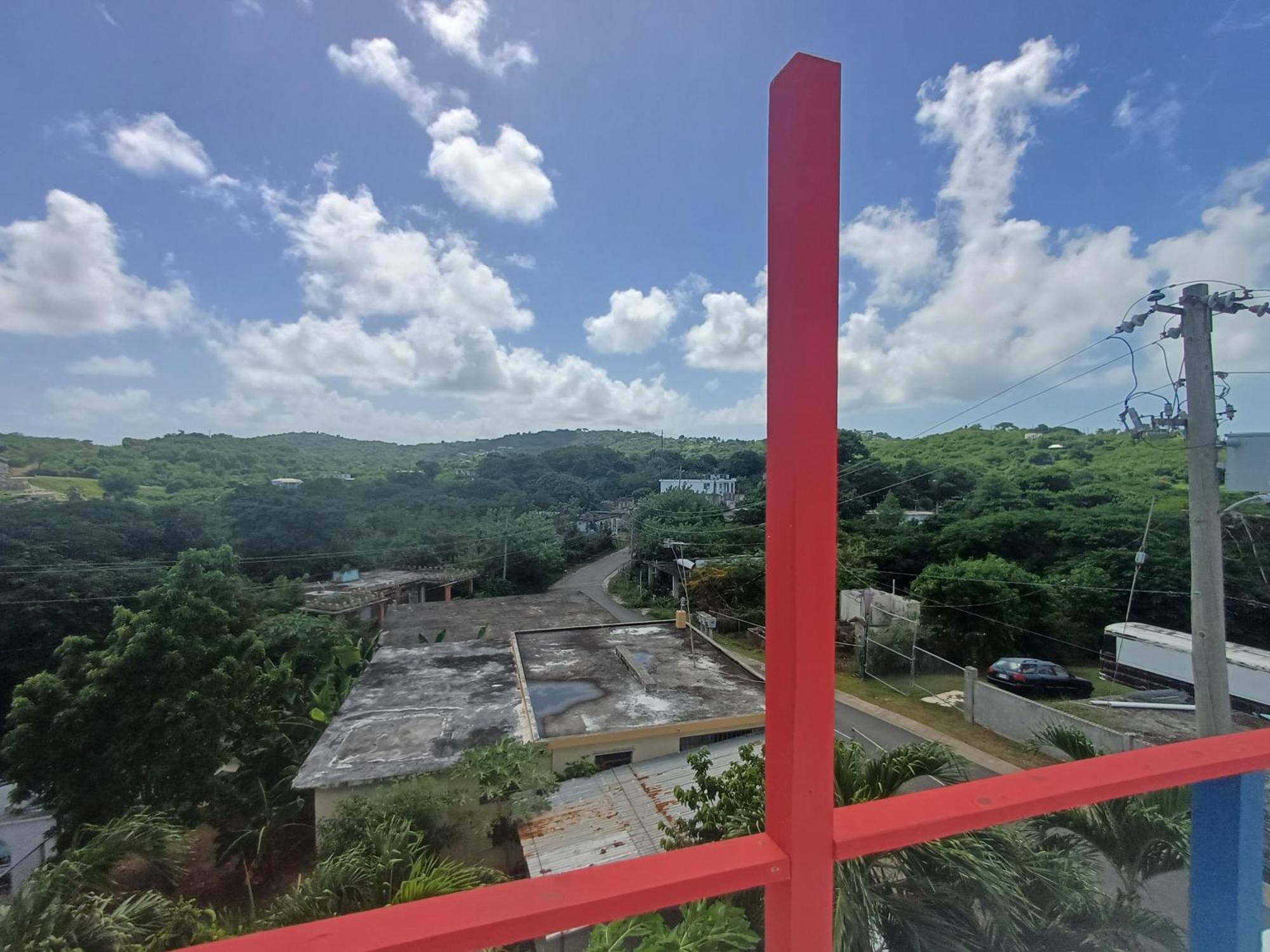 Rooster Run Glamping Camping Has Rooftop And Off The Ground Glamping Experience For 1 To 16 In A Single Tent And Views Of The Rain Forrest And To Culebra Across The Atlantic Ocean W Tents, Linens, Deluxe Air Beds, Warm Shower And More At A Great Pric Vieques Extérieur photo