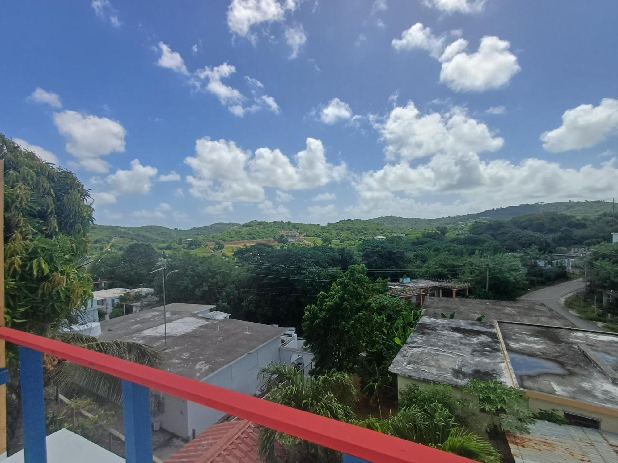 Rooster Run Glamping Camping Has Rooftop And Off The Ground Glamping Experience For 1 To 16 In A Single Tent And Views Of The Rain Forrest And To Culebra Across The Atlantic Ocean W Tents, Linens, Deluxe Air Beds, Warm Shower And More At A Great Pric Vieques Extérieur photo