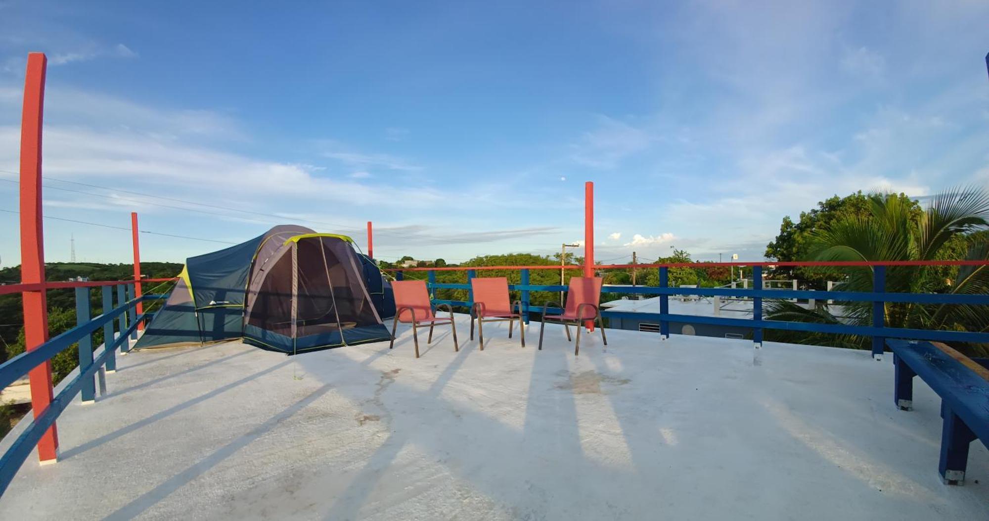 Rooster Run Glamping Camping Has Rooftop And Off The Ground Glamping Experience For 1 To 16 In A Single Tent And Views Of The Rain Forrest And To Culebra Across The Atlantic Ocean W Tents, Linens, Deluxe Air Beds, Warm Shower And More At A Great Pric Vieques Extérieur photo